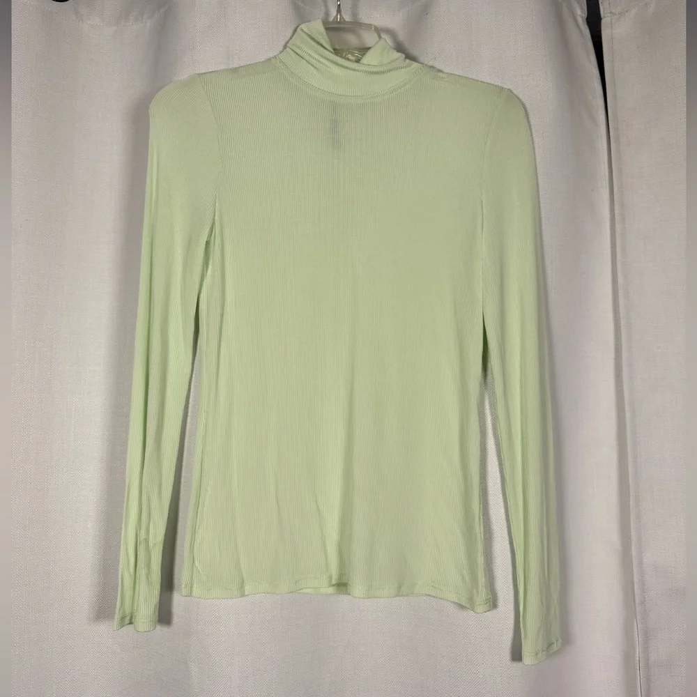 St. John Turtleneck Stretch Top Ribbed Long Sleeve Light Green Size XS - Picture 6 of 8